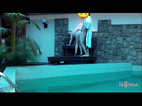 ❤️ Sjef inviterer hushjelp til bassenget, men kunne ikke motstå en varm ️ Porno hos oss ﹏